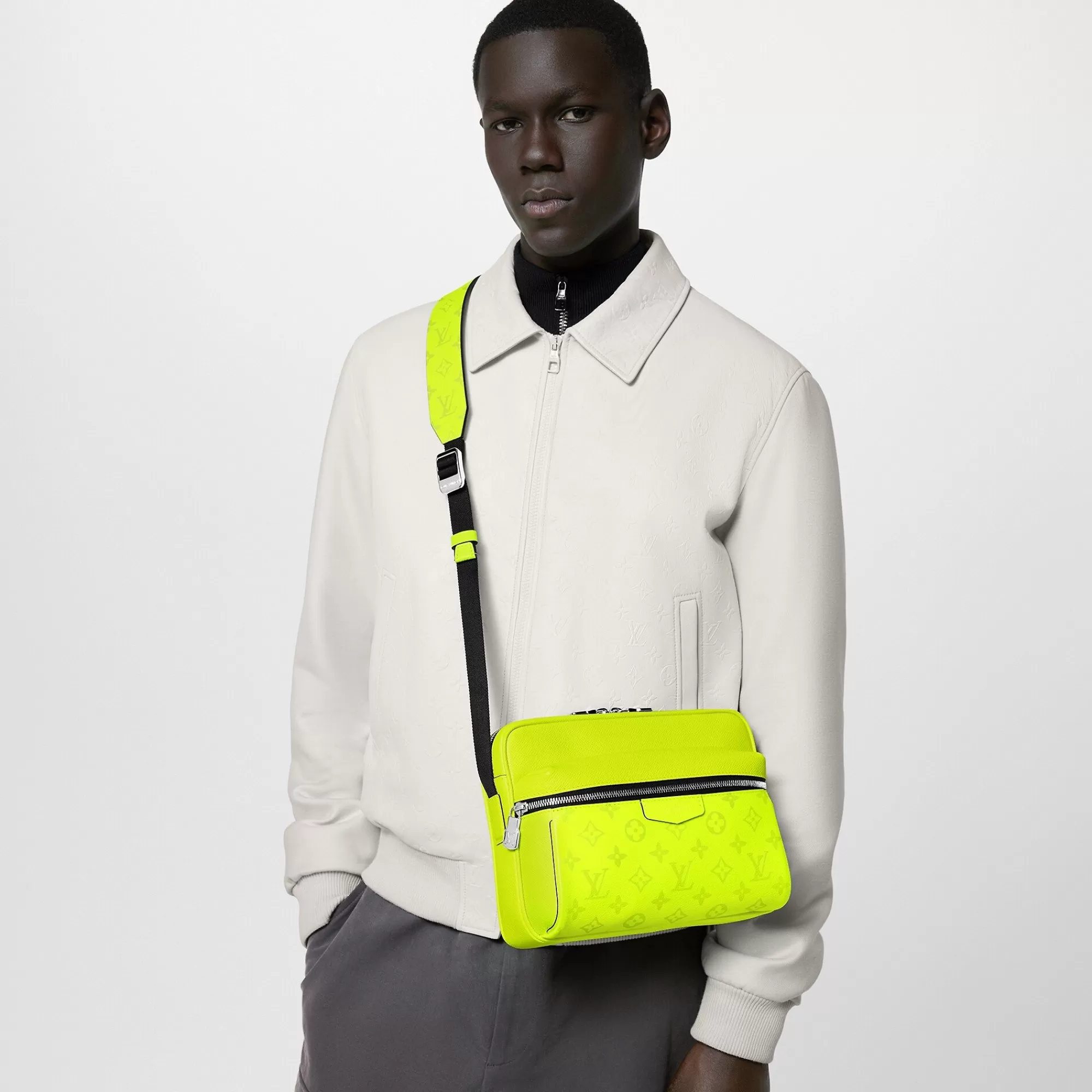 Discount Louis Vuitton Outdoor Messenger